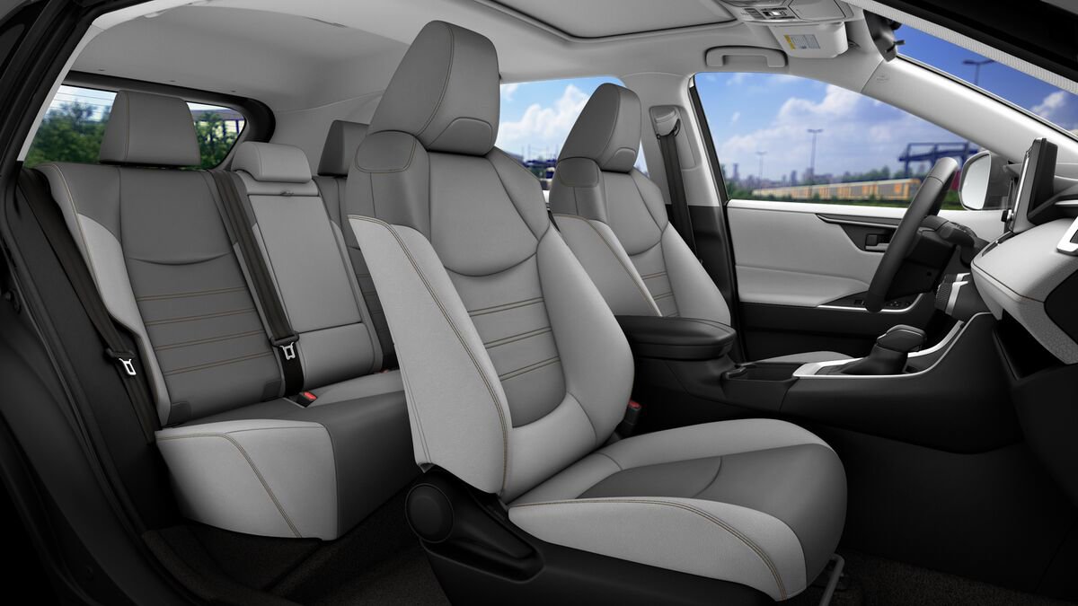 Used 2025 Toyota RAV4 XLE Premium w/ Weather Package image 21