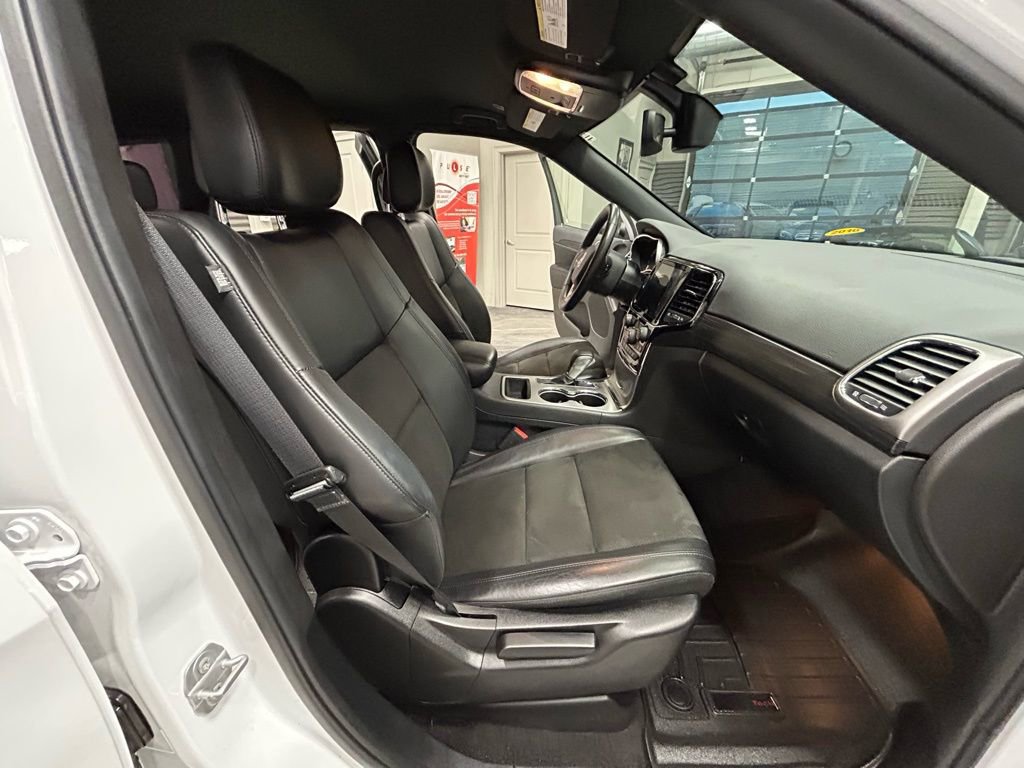 Used 2019 Jeep Grand Cherokee Altitude image 40