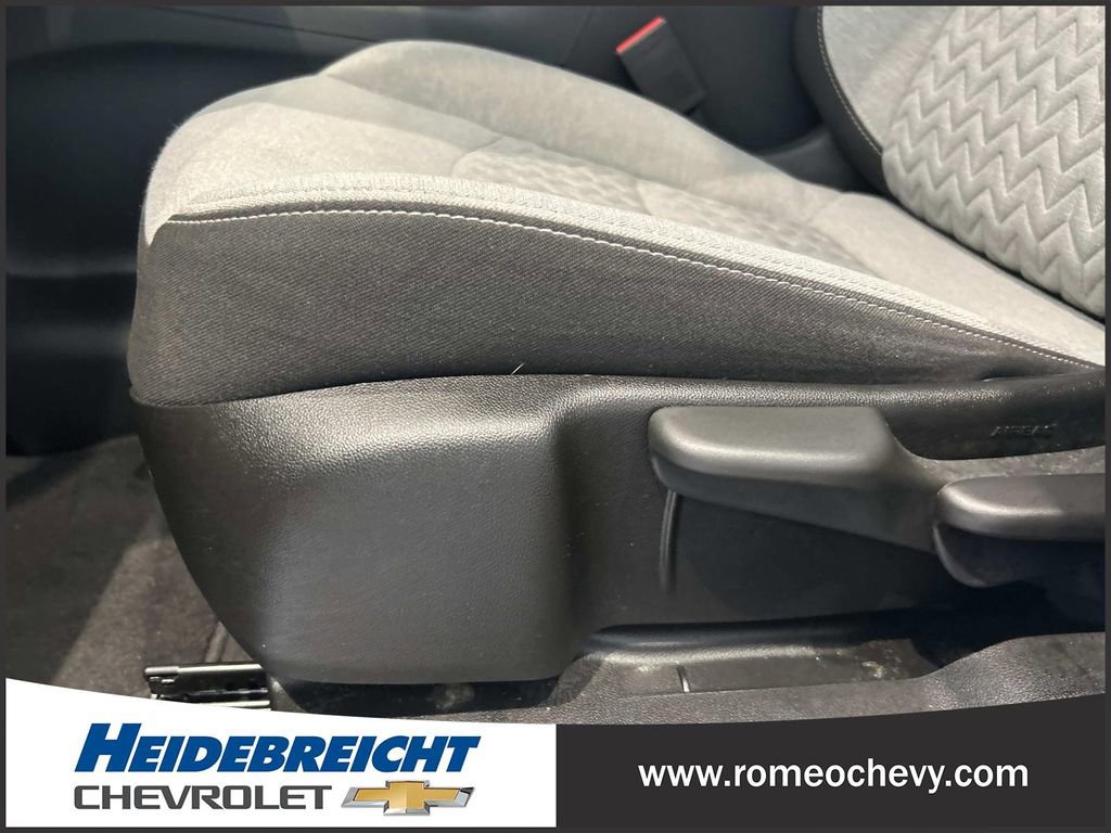 Used 2023 Chevrolet Equinox LS FWD image 14