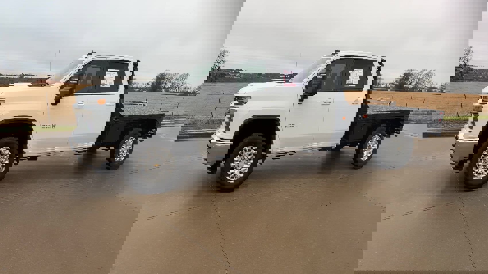 Used 2022 Chevrolet Silverado 3500 LT w/ All Star Edition image 4