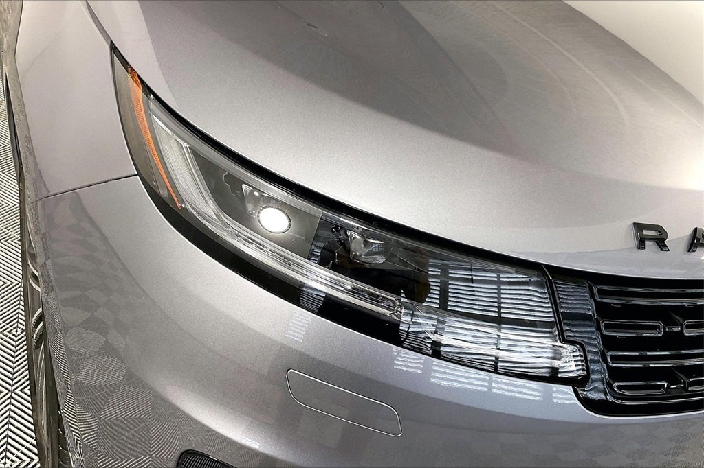 Used 2023 Land Rover Range Rover Sport SE image 27