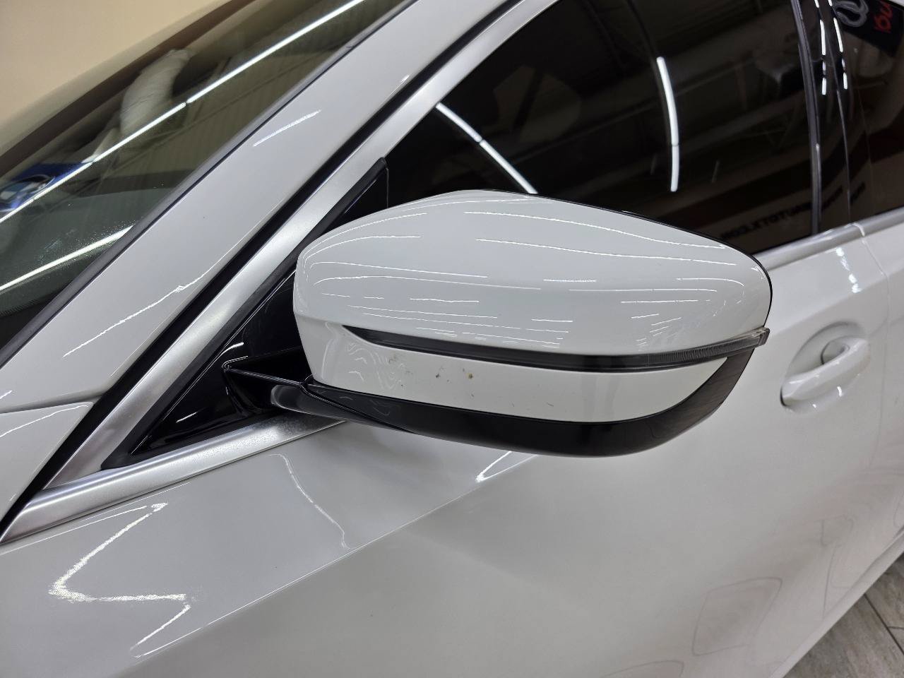Used 2020 BMW 330i Sedan w/ Convenience Package RWD image 11
