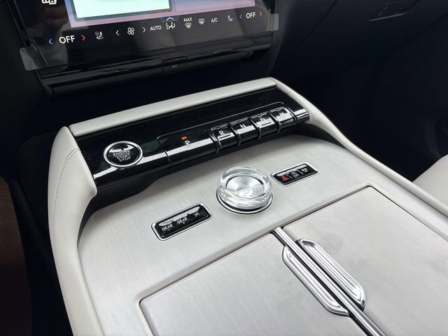 New 2026 Lincoln Navigator Premiere image 28