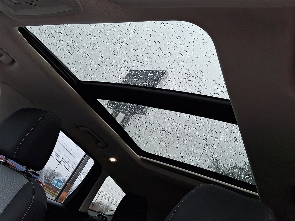 Used 2017 Ford Escape SE image 16