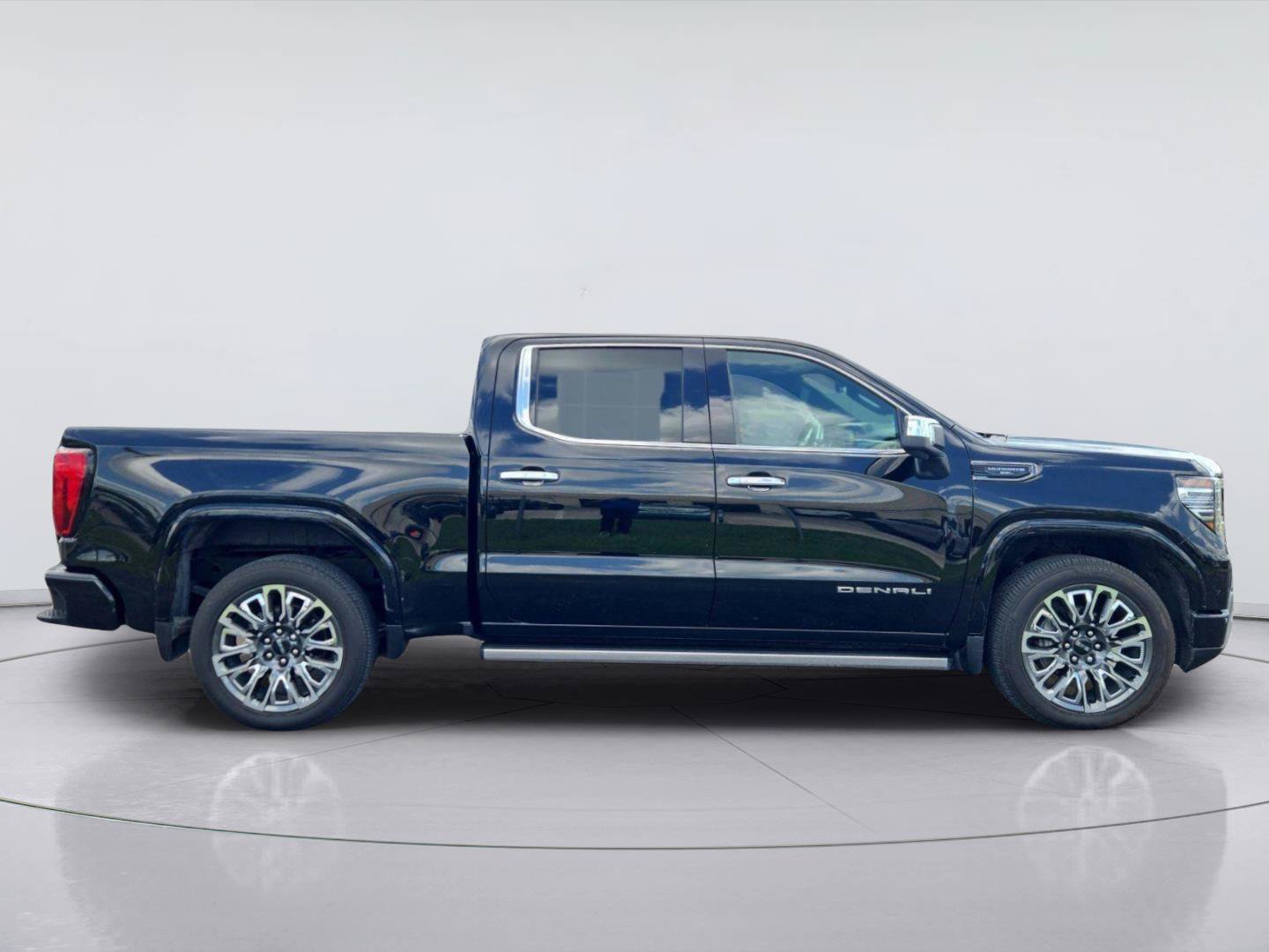 Used 2025 GMC Sierra 1500 Denali Ultimate AWD/4WD image 6