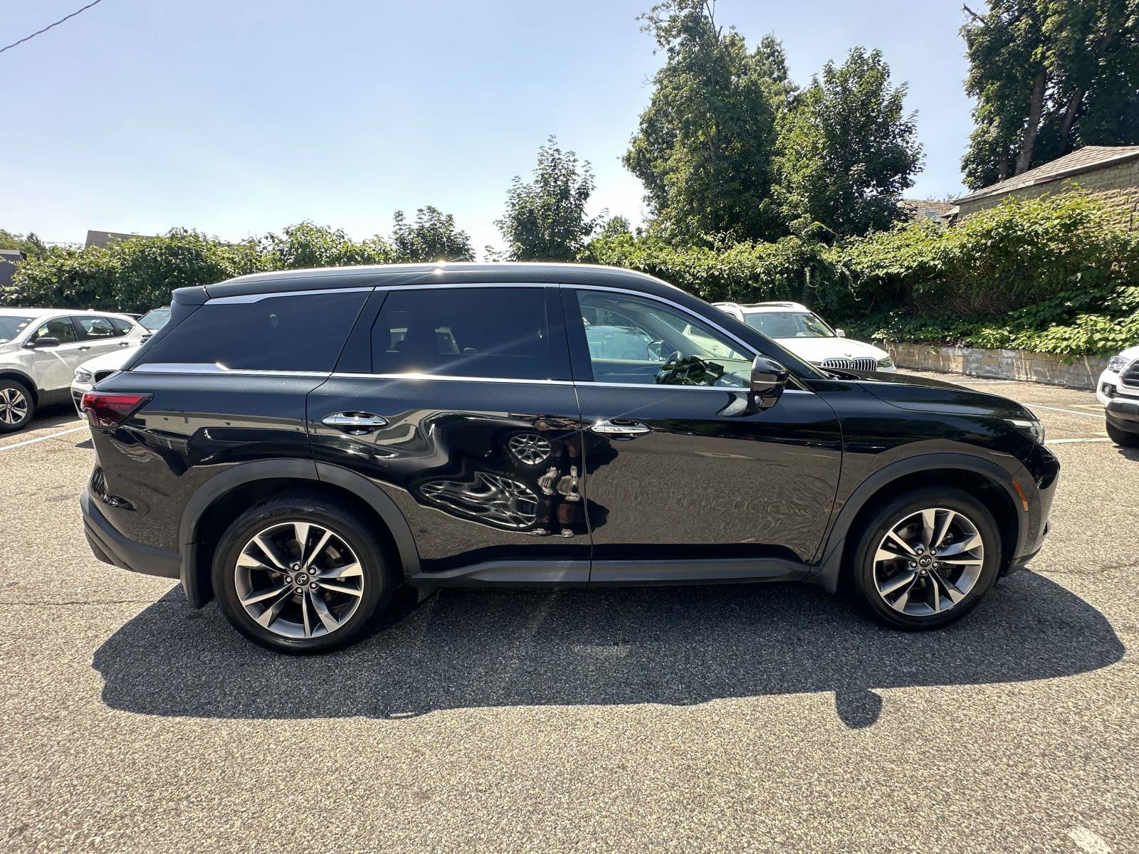 Used 2023 INFINITI QX60 Luxe w/ Cargo Package AWD/4WD image 2