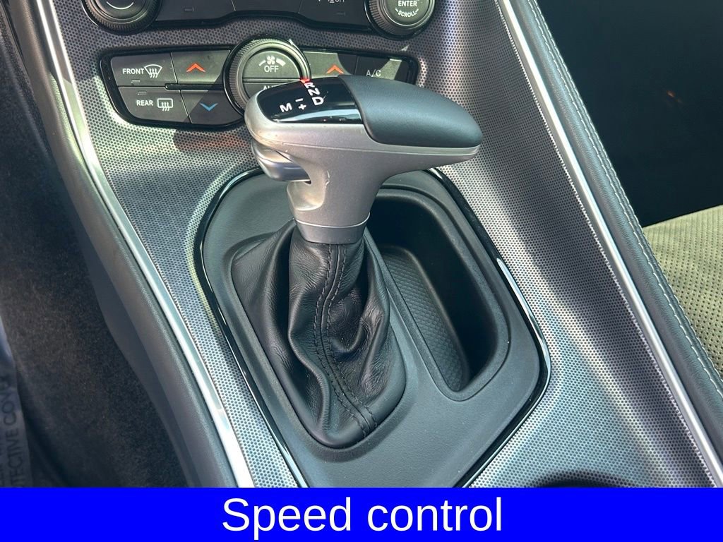 Used 2015 Dodge Challenger SRT image 14