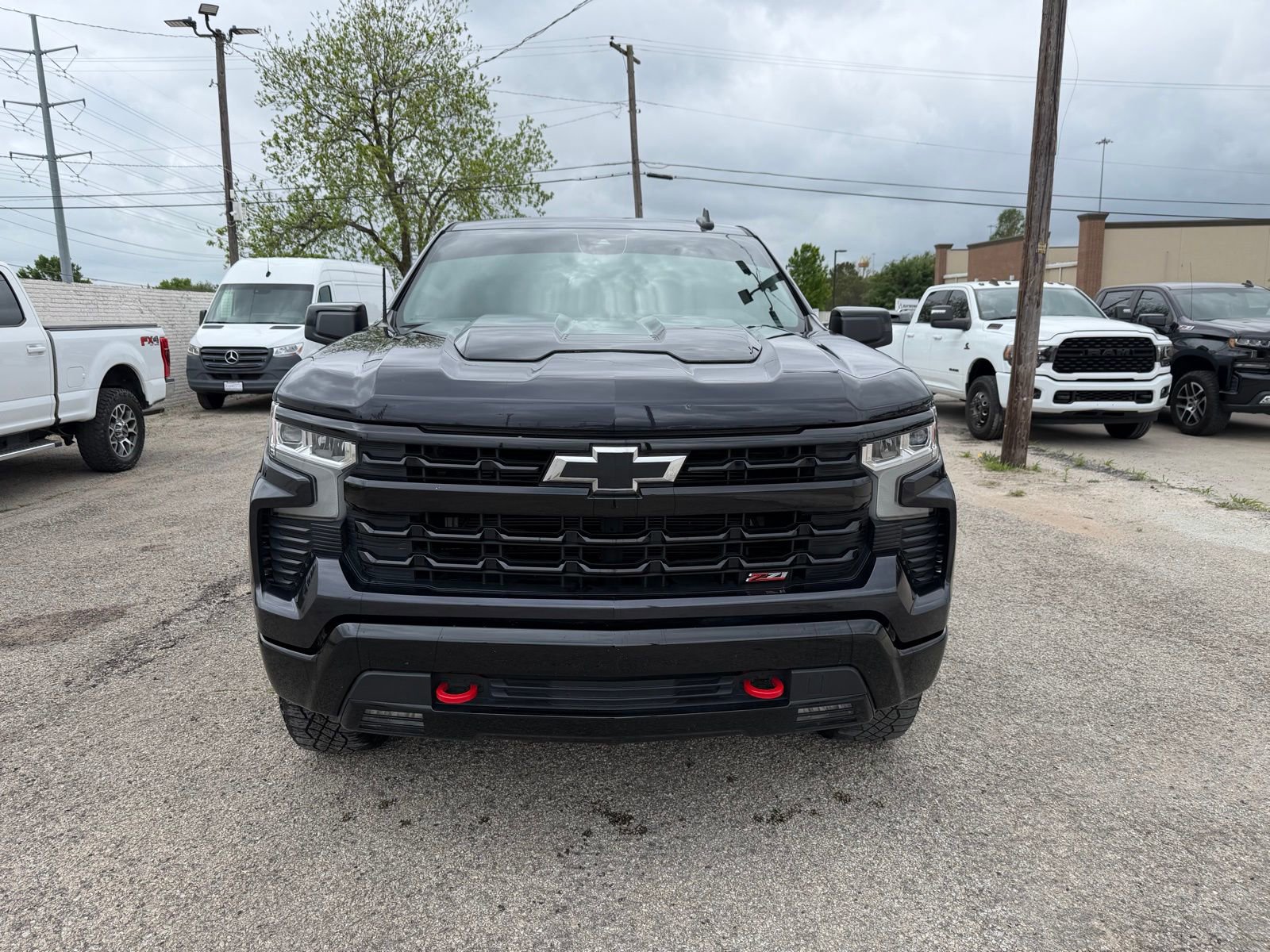 Used 2024 Chevrolet Silverado 1500 LT Trail Boss w/ Convenience Package II image 10