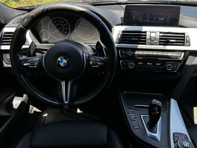 Used 2017 BMW 320i Sedan RWD image 12