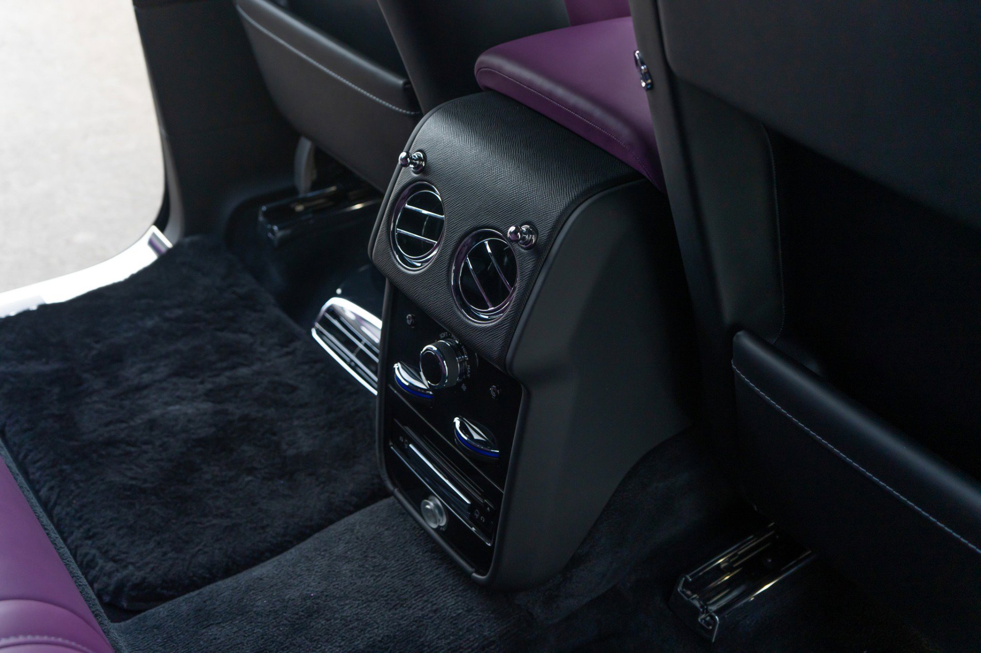 Used 2024 Rolls-Royce Cullinan image 29