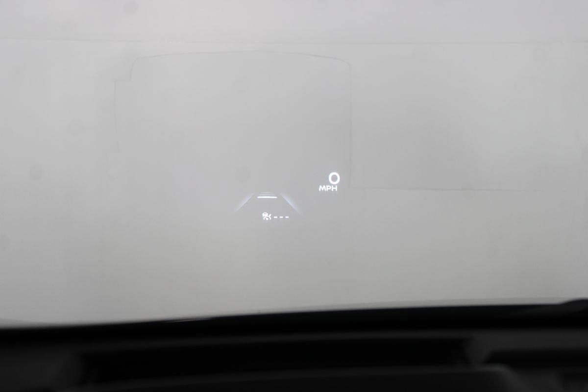 Used 2023 Nissan Ariya AWD image 16