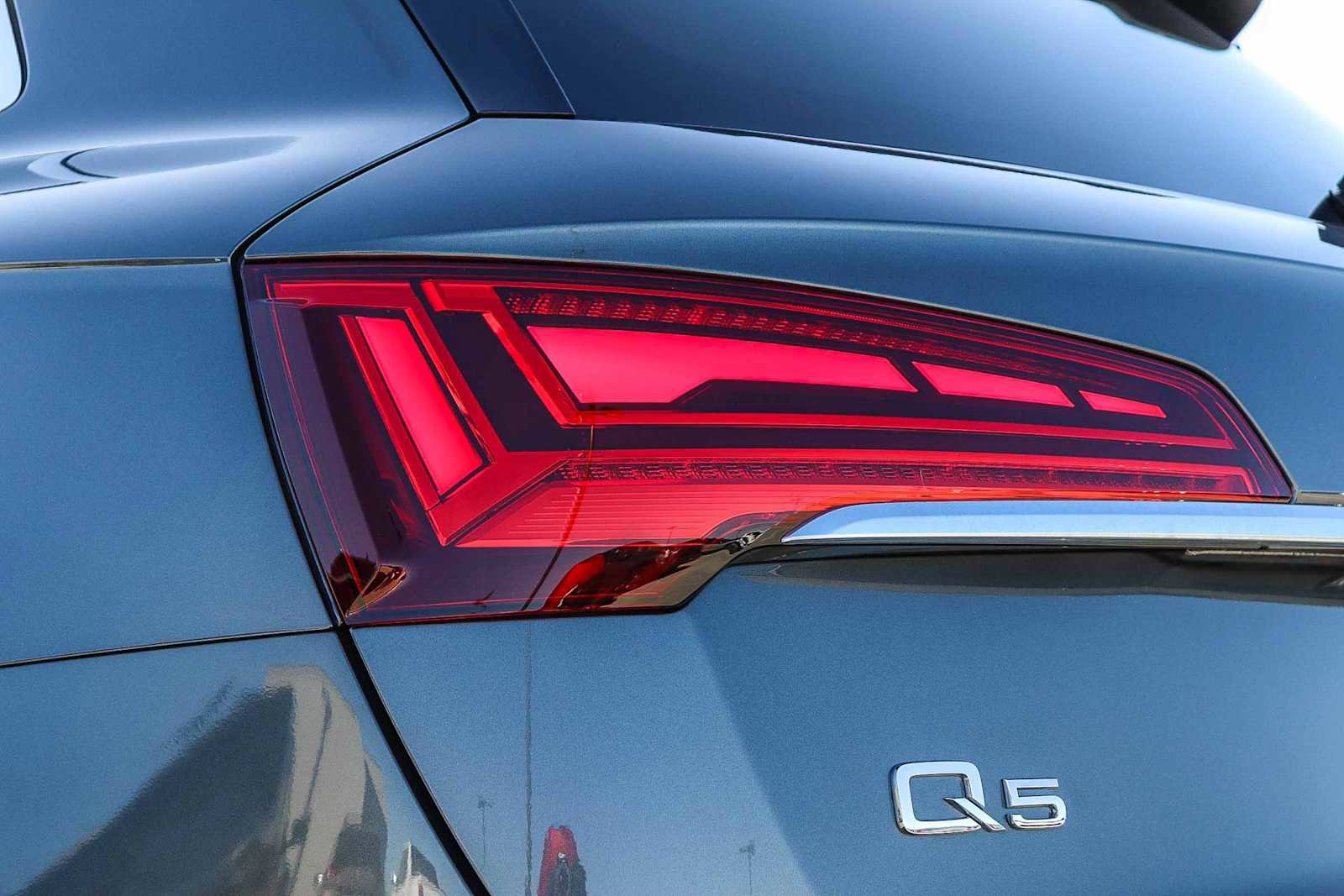 Used 2023 Audi Q5 2.0T Premium w/ Convenience Package image 12