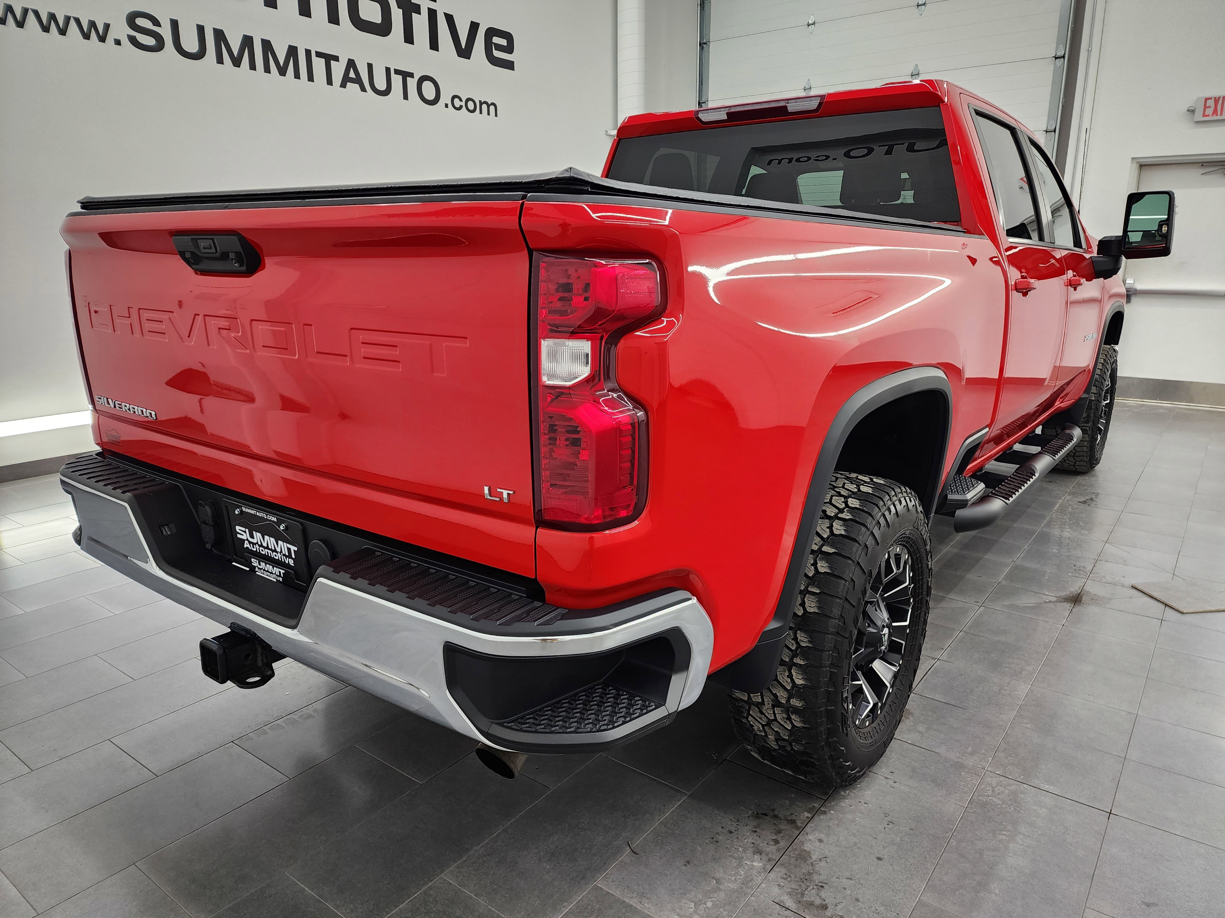 Used 2023 Chevrolet Silverado 2500 LT w/ Convenience Package image 4