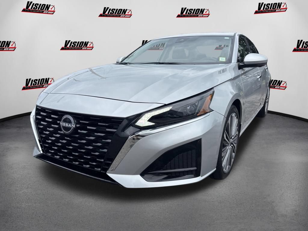 Certified 2025 Nissan Altima 2.5 SL FWD image 1