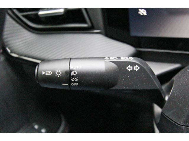 New 2027 Nissan Kicks SR w/ SR Premium Package FWD image 14