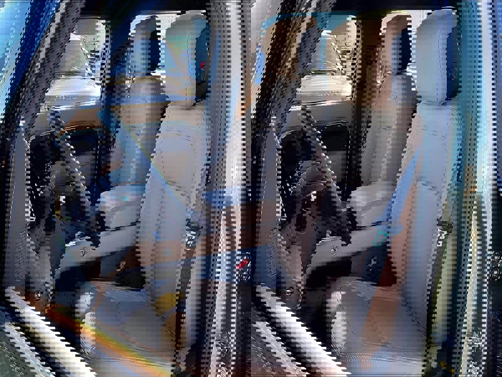 Used 2025 Land Rover Defender 110 X-Dynamic SE image 26