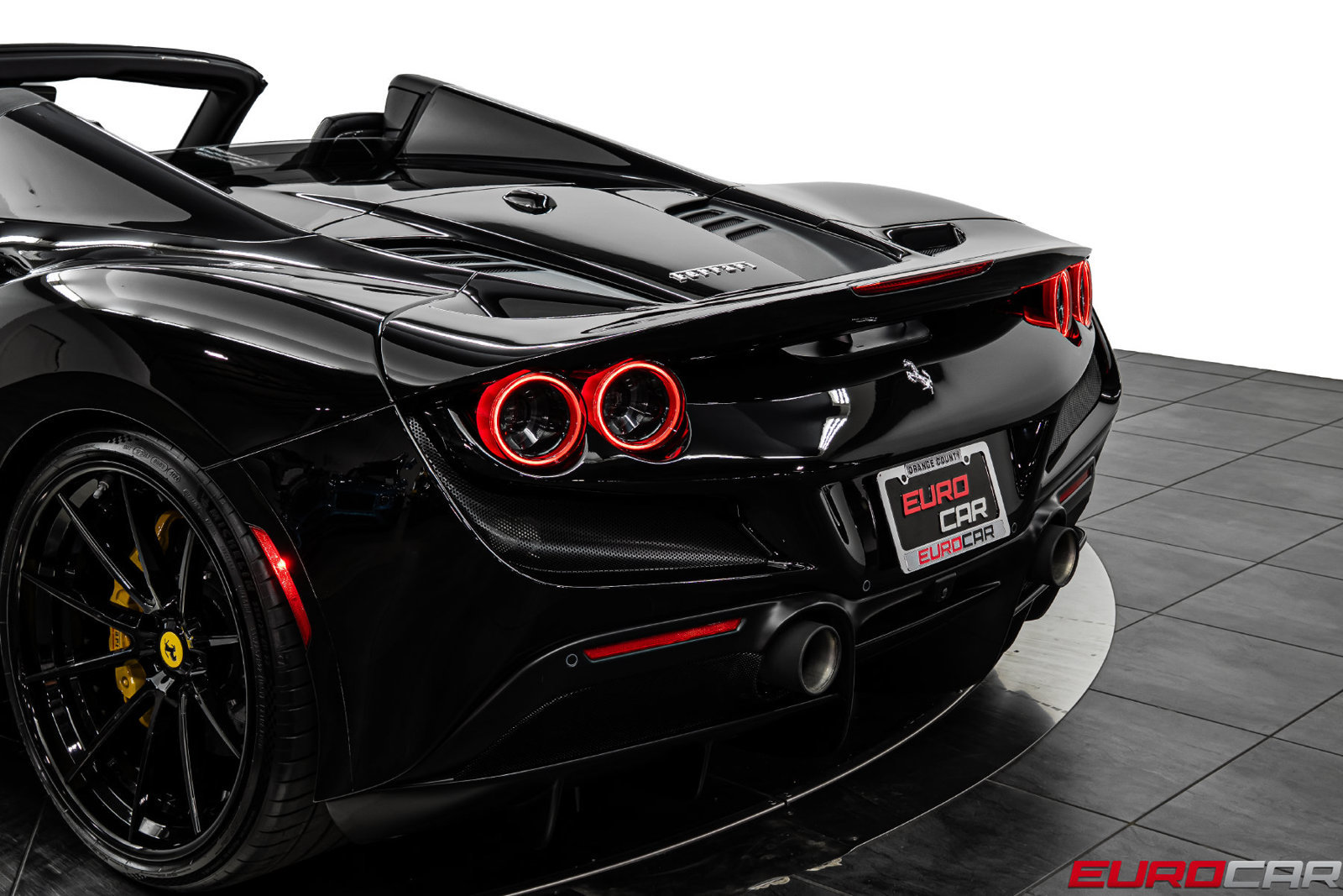 Used 2022 Ferrari F8 Tributo RWD image 20