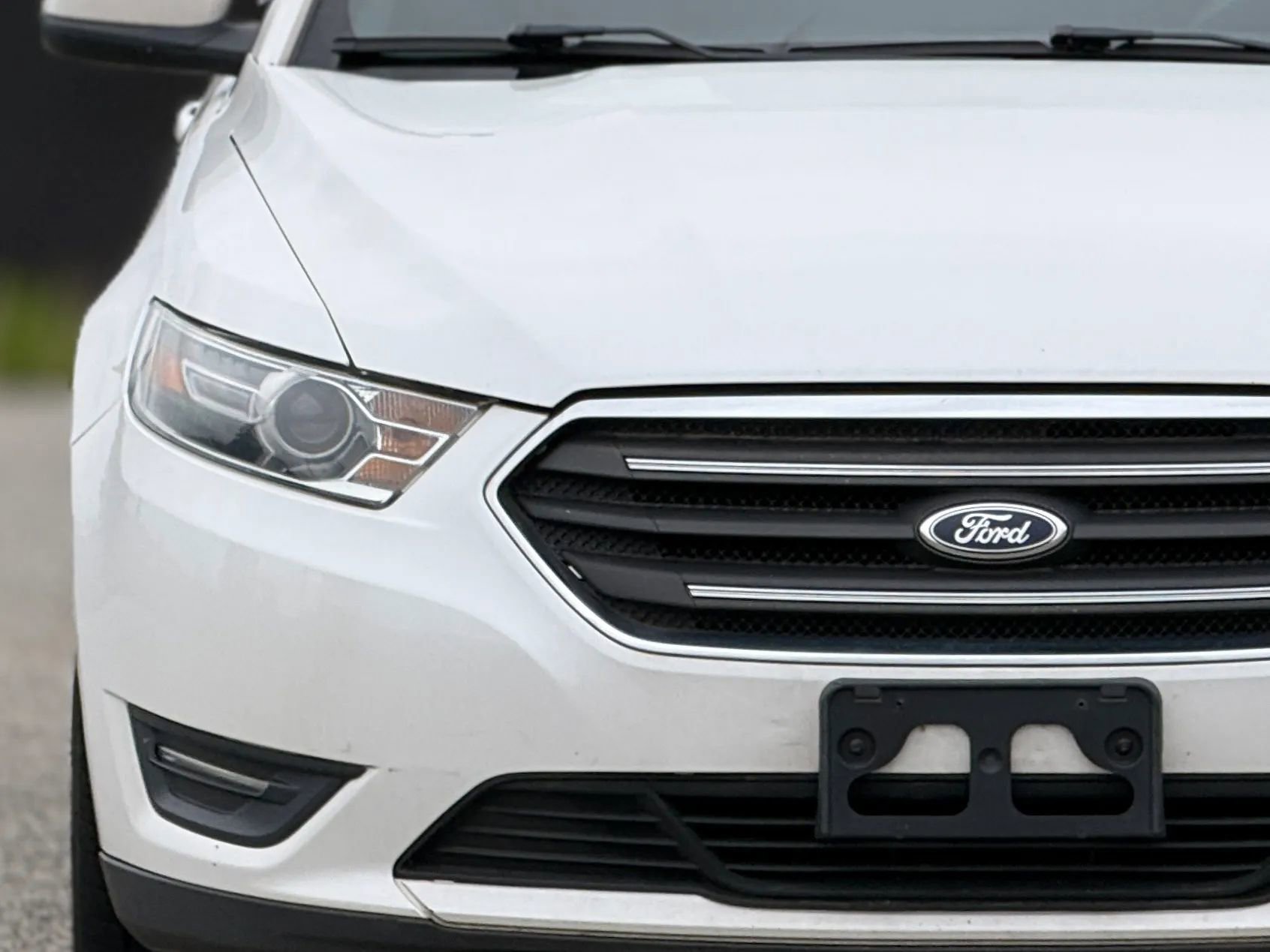 Used 2014 Ford Taurus SEL w/ Equipment Group 201A AWD/4WD image 11