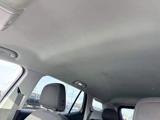 Used 2022 GMC Terrain SLE w/ Driver Convenience Package image 22