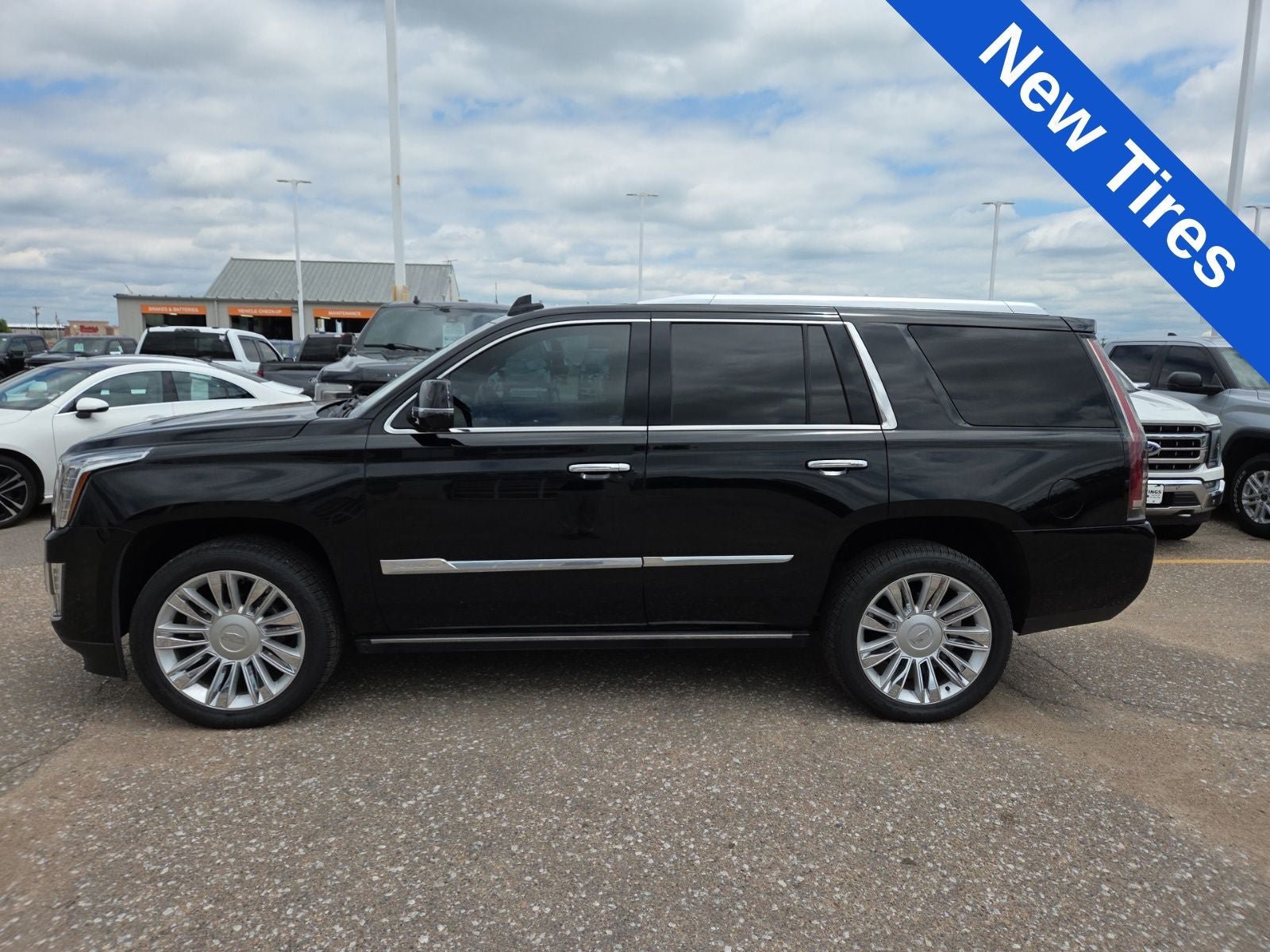 Used 2017 Cadillac Escalade Platinum AWD/4WD image 6