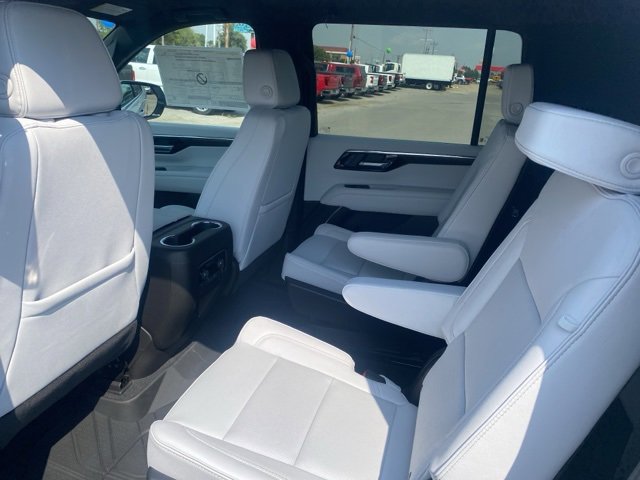 New 2025 Chevrolet Suburban Premier image 11