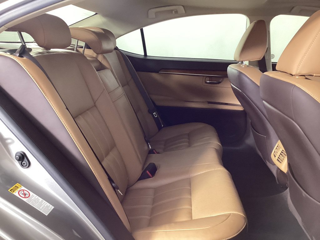 Used 2017 Lexus ES 300h w/ Luxury Package FWD image 25