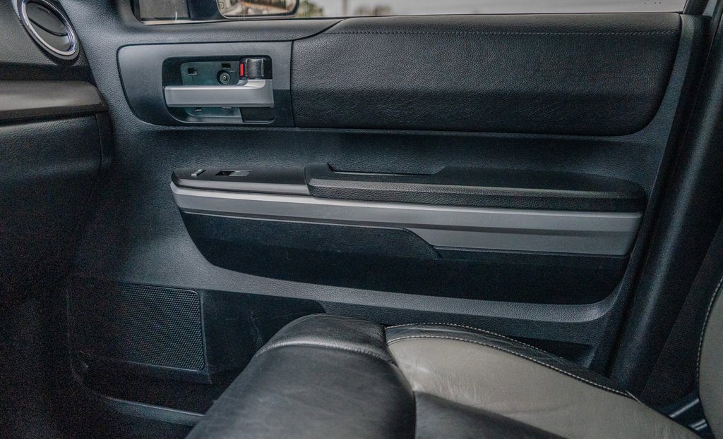 Used 2018 Toyota Tundra SR5 w/ SR5 Upgrade Package image 24