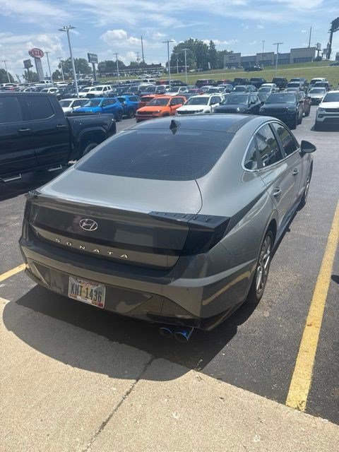 Used 2021 Hyundai Sonata SEL w/ Convenience Package FWD image 2