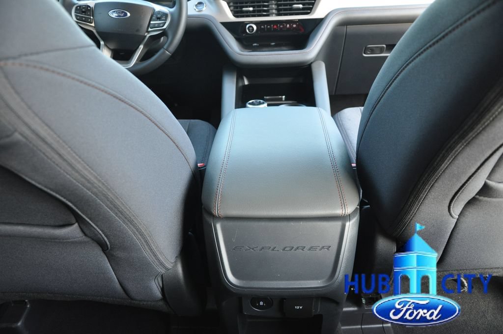Used 2025 Ford Explorer Active RWD image 21