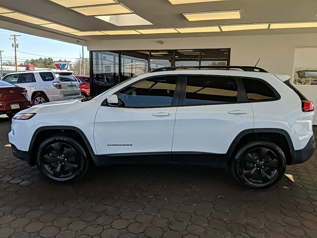 Used 2015 Jeep Cherokee Latitude w/ Cold Weather Group image 9