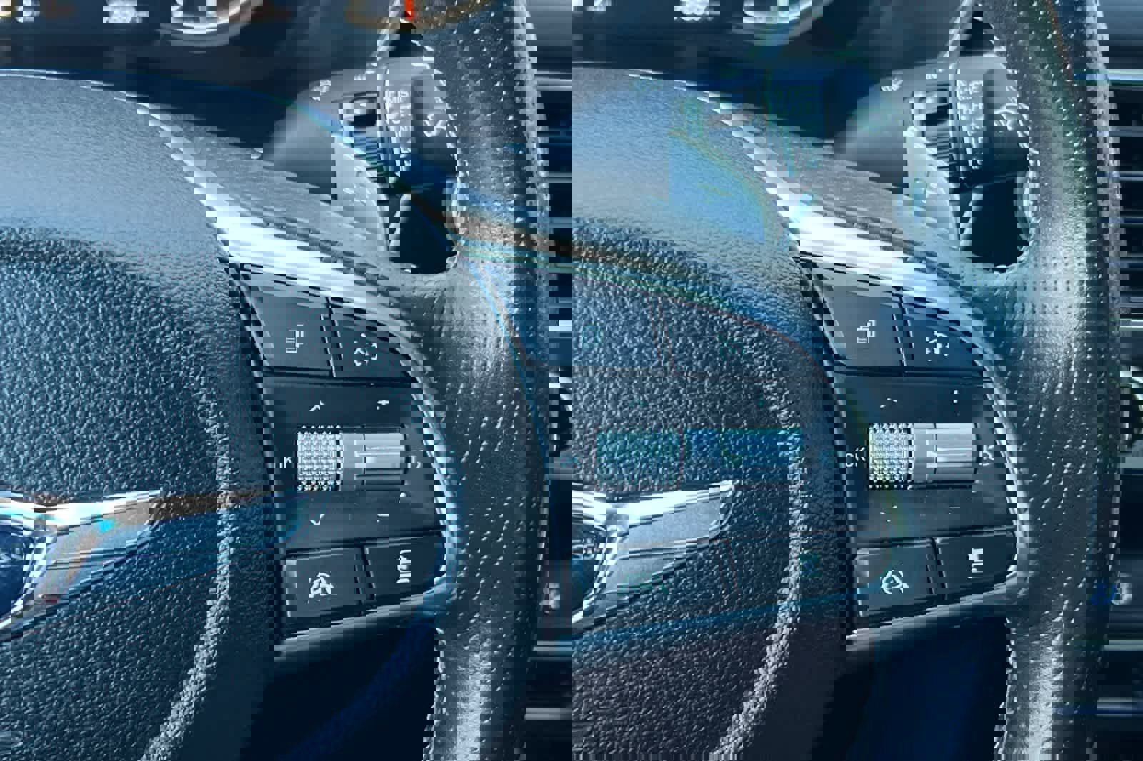 Used 2022 Genesis G70 2.0T image 27