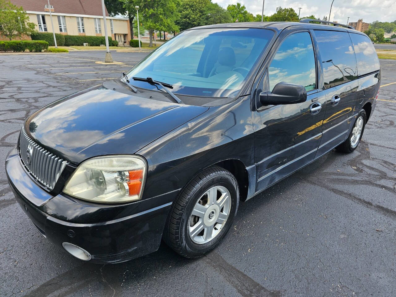 Used 2004 Mercury Monterey Convenience image 2