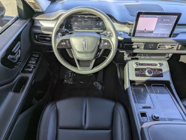 Used 2024 Lincoln Aviator AWD image 15