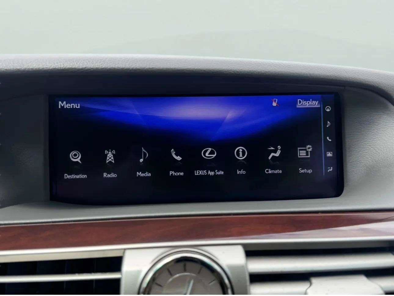 Used 2016 Lexus LS 460 w/ Comfort Package RWD image 32