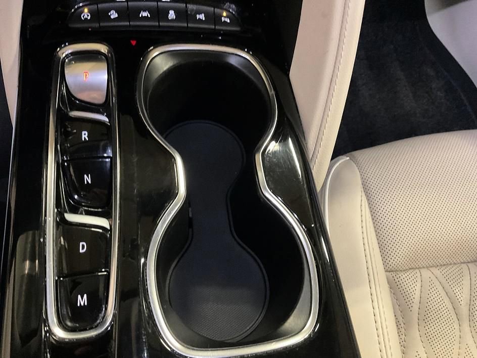 Used 2023 Buick Envision Avenir image 22