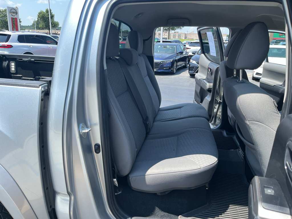Used 2022 Toyota Tacoma SR5 AWD/4WD image 34