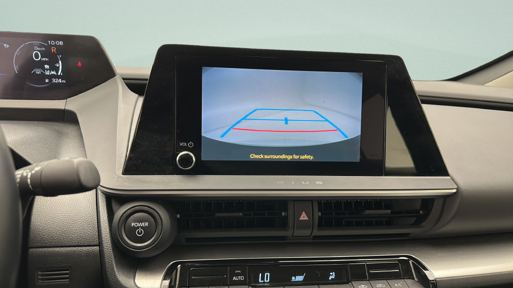 Used 2025 Toyota Prius LE FWD image 17