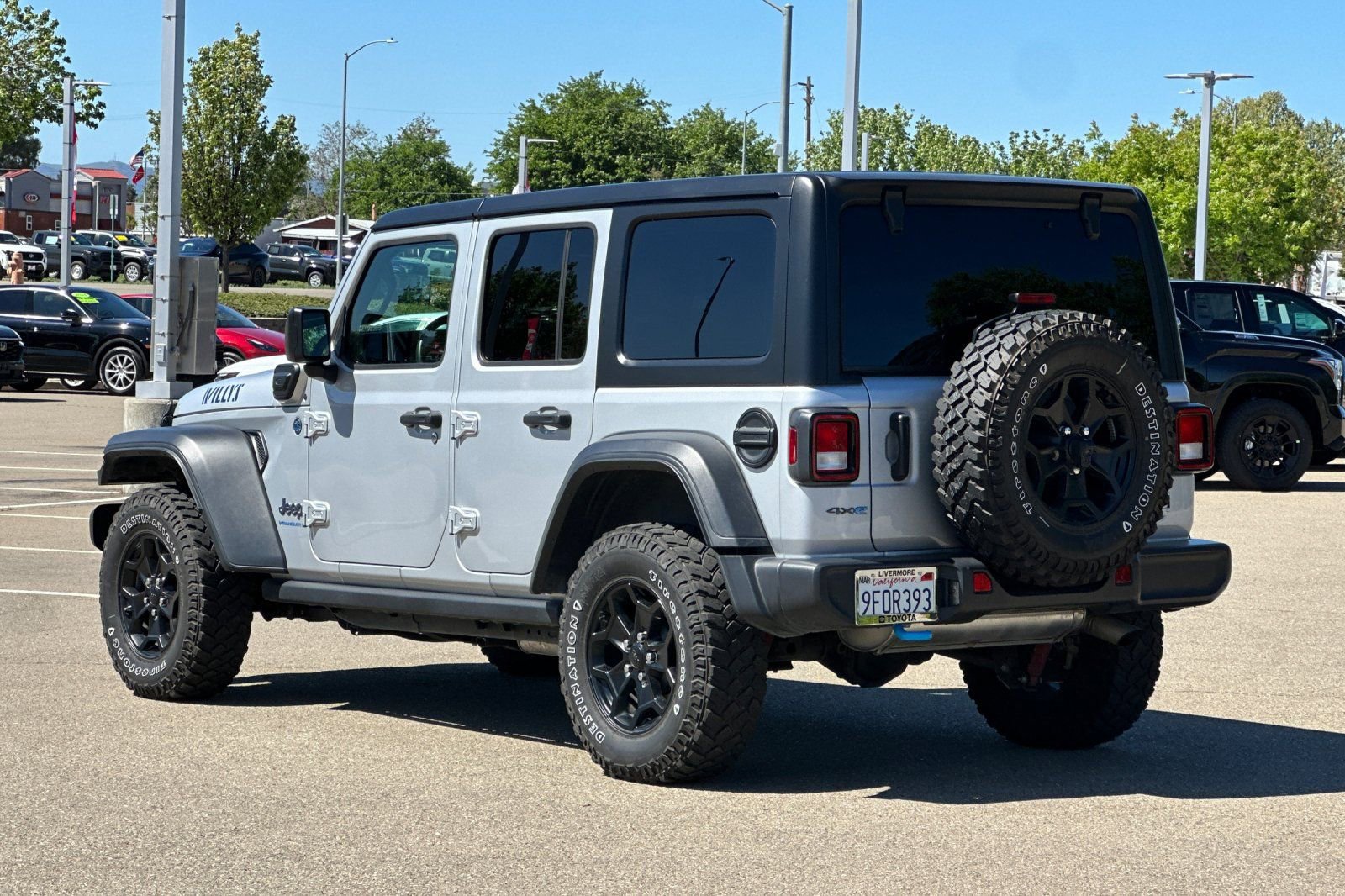 Used 2023 Jeep Wrangler Unlimited w/ Cold Weather Group image 6