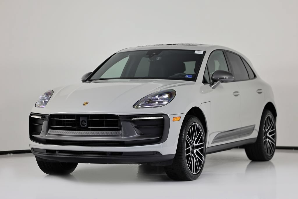New 2026 Porsche Macan Turbo AWD/4WD image 1