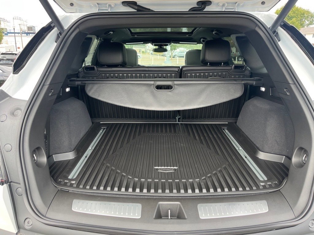 New 2025 Cadillac XT5 Sportv w/ LPO, Floor Liner Package image 9