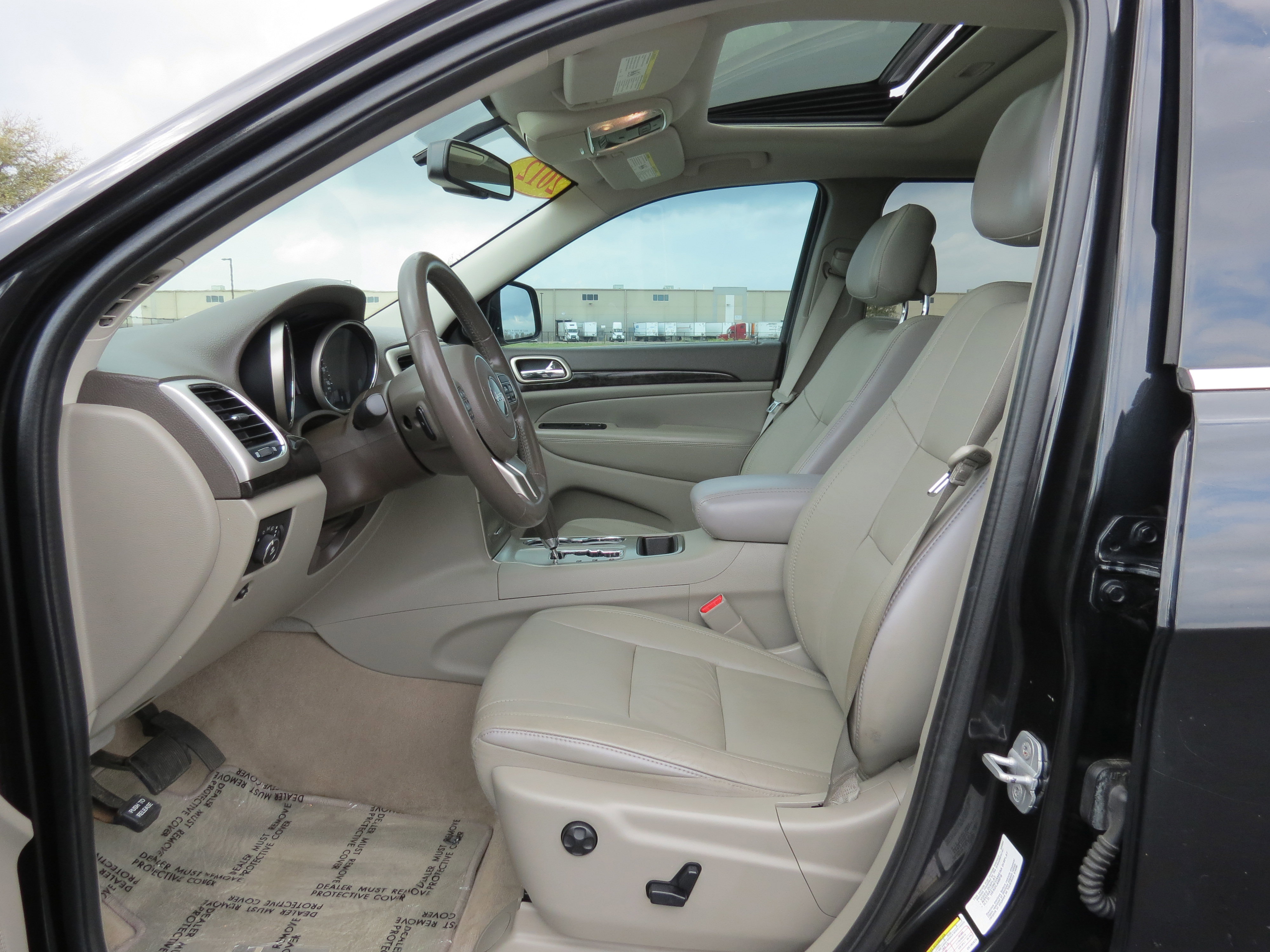 Used 2012 Jeep Grand Cherokee Laredo RWD image 30