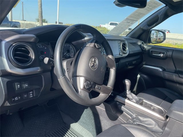 Used 2022 Toyota Tacoma Limited image 10