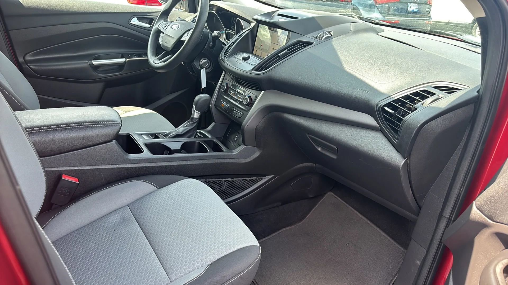 Used 2017 Ford Escape SE w/ Equipment Group 201A AWD/4WD image 17