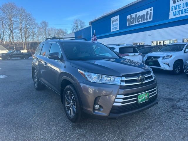 Used 2018 Toyota Highlander XLE AWD/4WD image 6