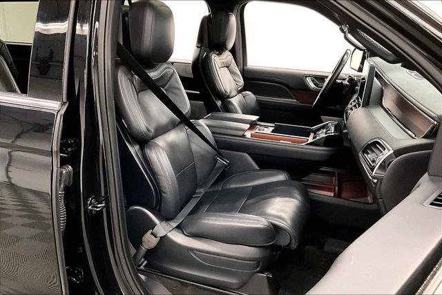 Used 2023 Lincoln Navigator L Reserve w/ Equipment Group 201A image 8