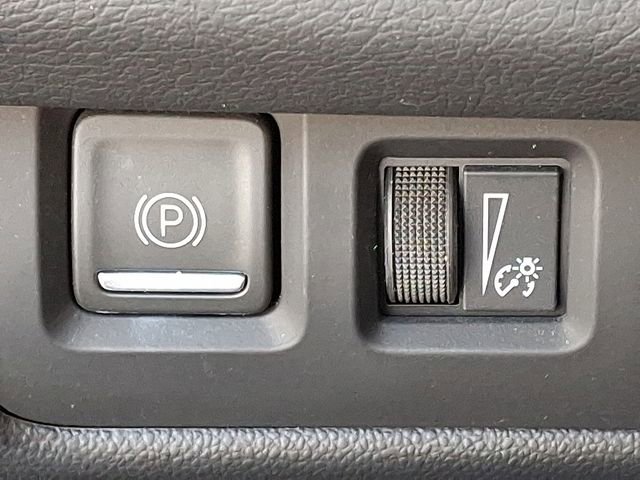 Used 2024 Cadillac XT4 Premium Luxury image 25