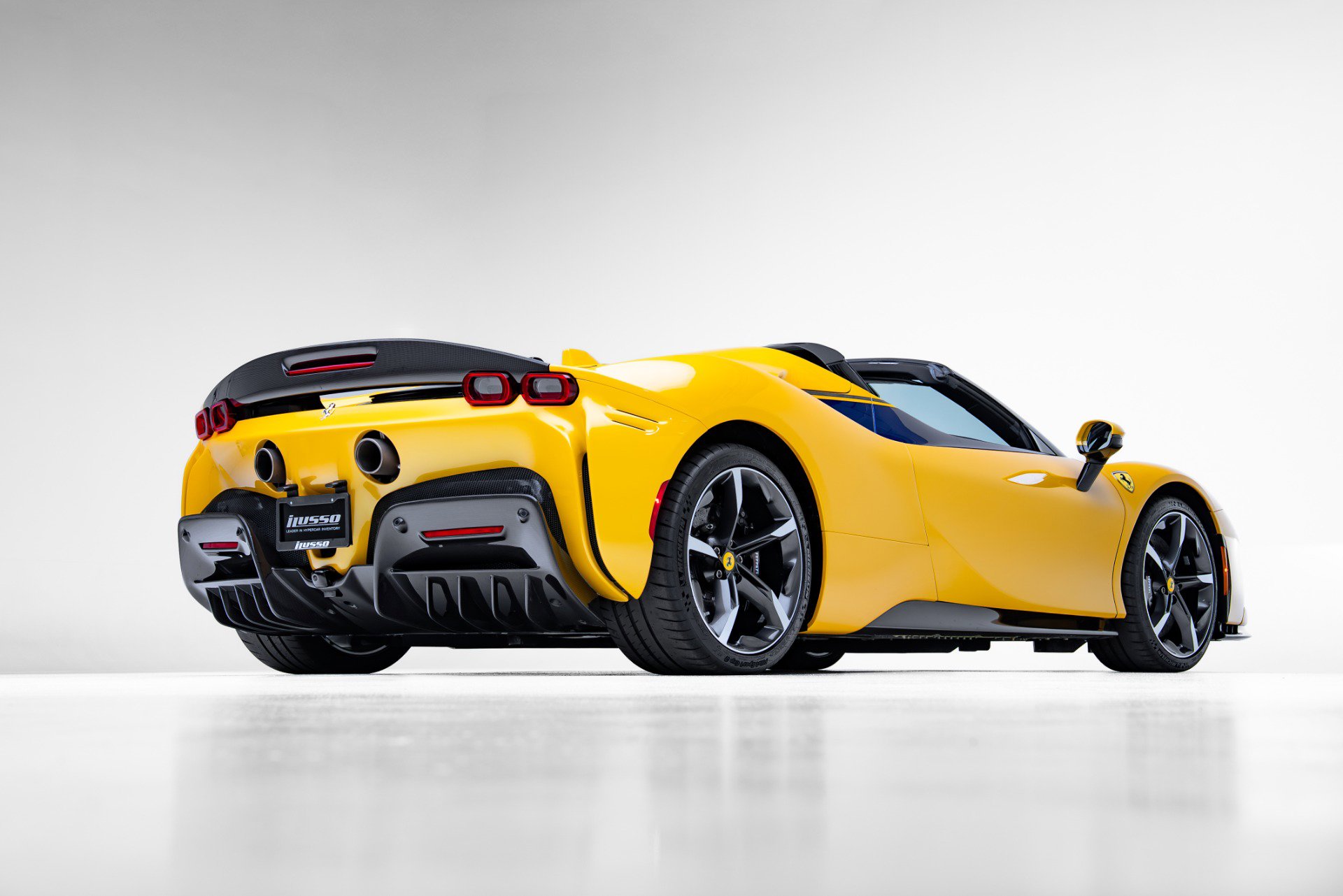 Used 2023 Ferrari SF90 Spider AWD/4WD image 40