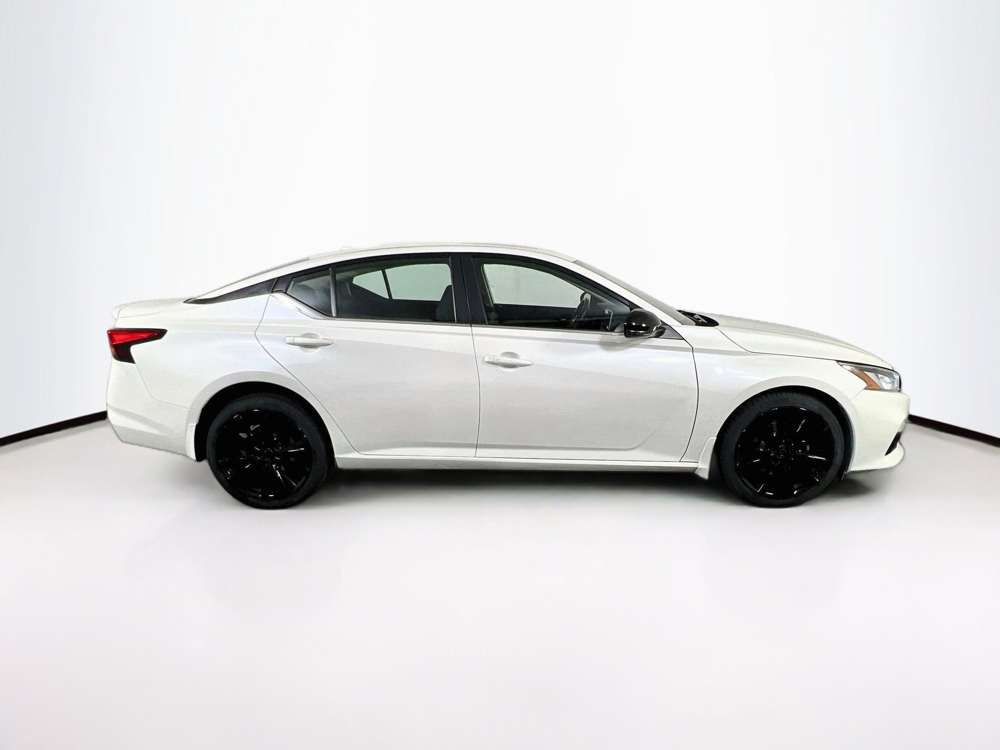 Used 2020 Nissan Altima 2.5 SR w/ Premium Package AWD/4WD image 4