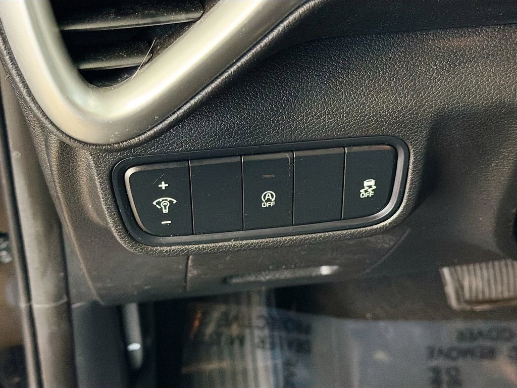 Used 2022 Kia Soul LX image 12