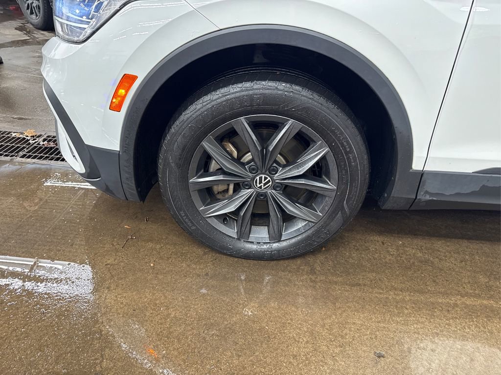 Used 2022 Volkswagen Tiguan SE image 12